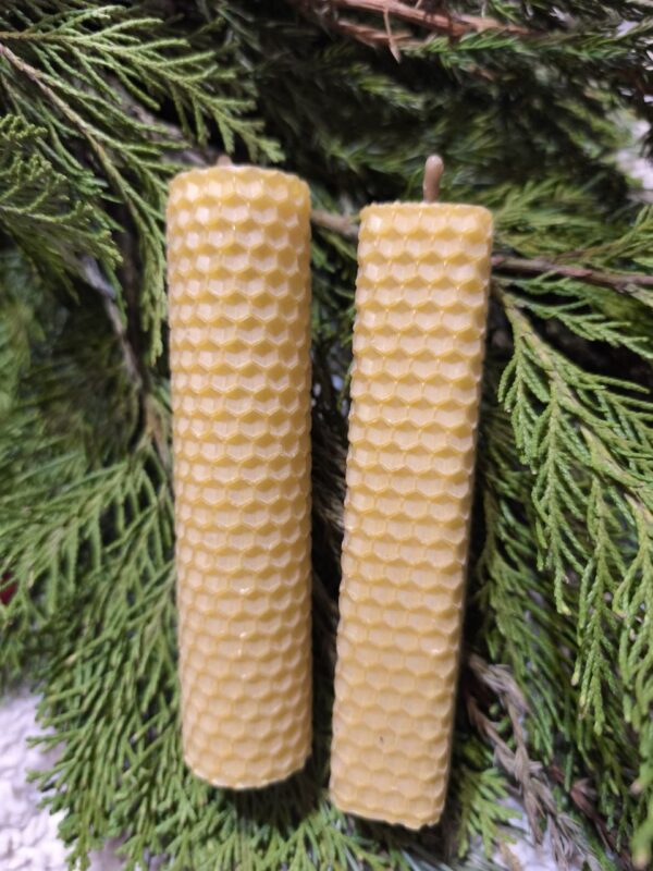 Свічка з вощини мала квадрат