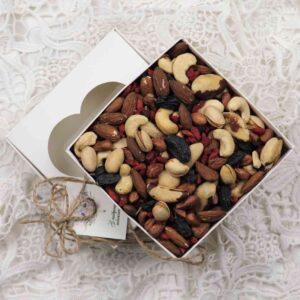 «Горіховий буревій», подарунковий набір горіхів та сухофруктів