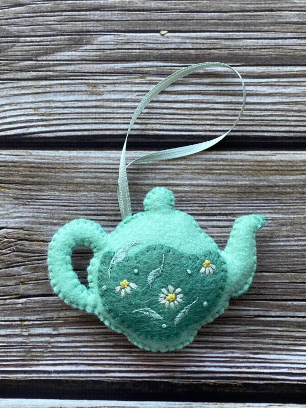 Іграшка-прикраса "Чайник"