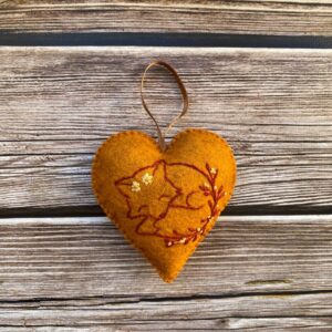 Іграшка-прикраса "Серце з лисою"