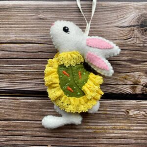 Іграшка-прикраса "Кролик в кафтані"