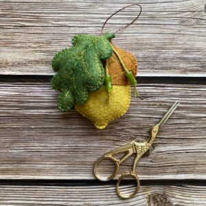 Іграшка-прикраси "Жолудь"