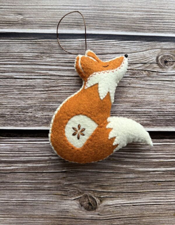 Іграшка-прикраса "Лисичка"
